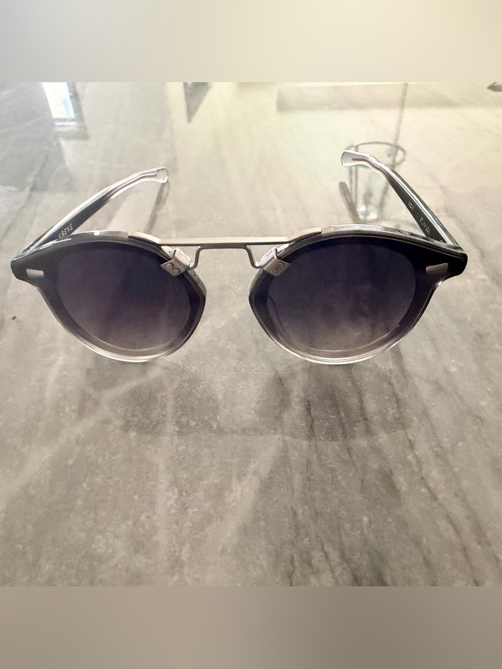 Women’s Krewe Round Gradient Lens Sunglasses - Black Frame